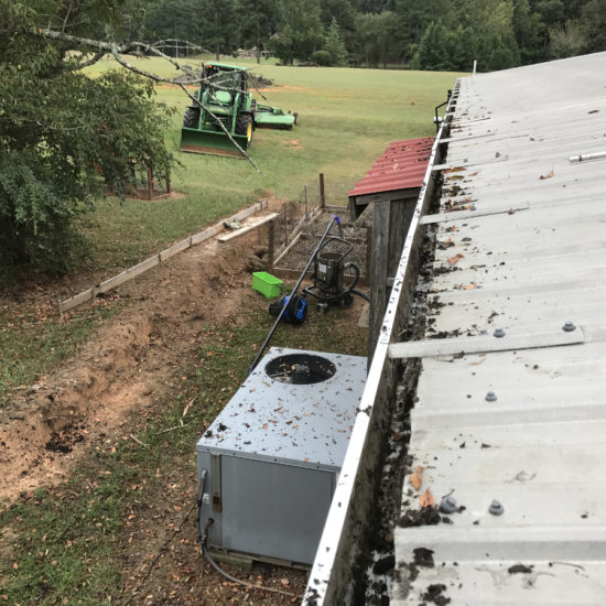 clean-barn-gutters-tyrone-ga